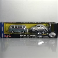 VW BUS AND BEETLE DIECAST MODEL COMBINATION 1:24