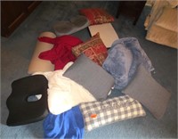 Various pillows & blankets