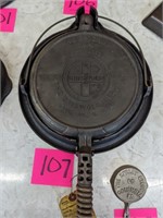 Griswold American #9 Cast Iron Waffle Iron