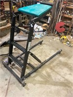 Abdominal creeper stand