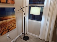 FLOOR LAMP