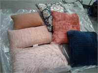 Lot of 6 Great Quality Throw Pillows