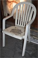 Grosfillex White Lawn & Garden Arm Chair