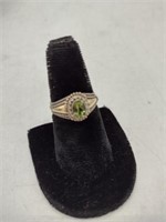 .925 Silver/Grn Peridot Style Stone Ring TW: 5.2g