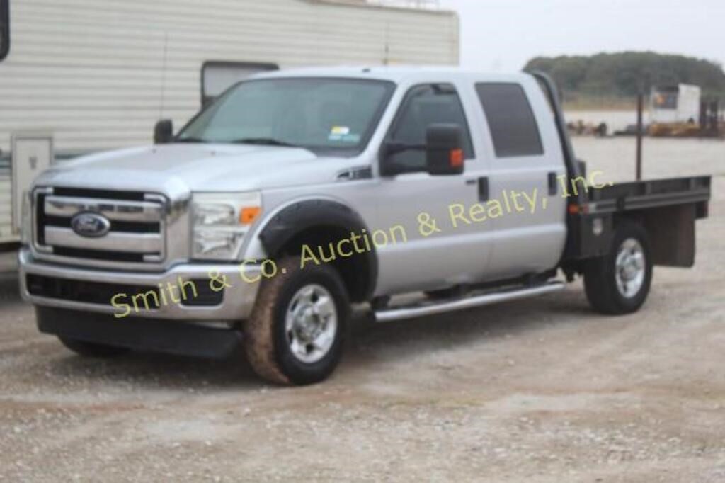 2011 FORD SUPER DUTY XLT FLAT BED PICKUP w/ SPIKE