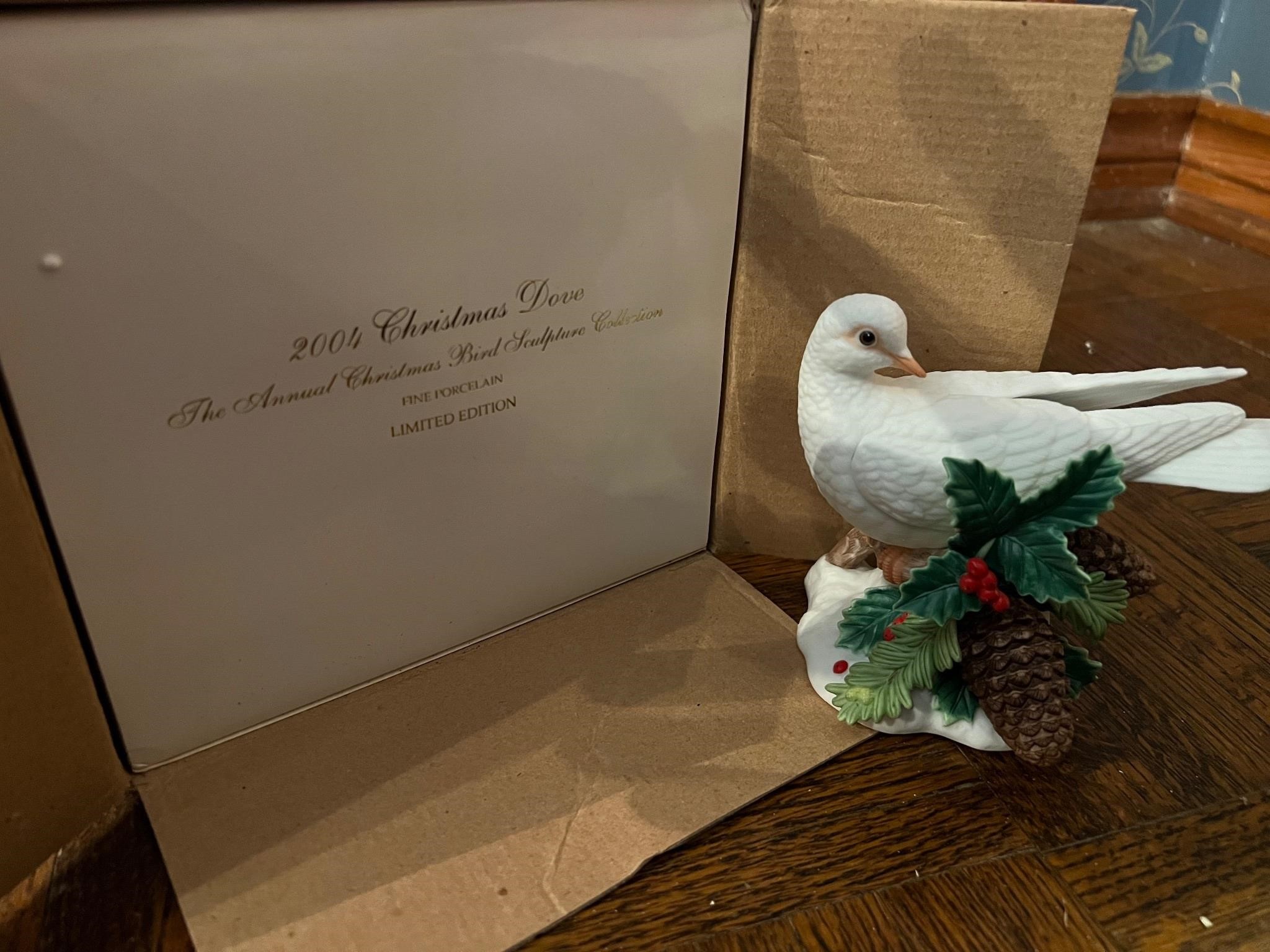 2004 CHRISTMAS DOVE