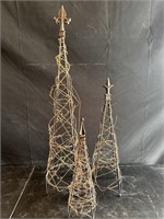 Obelisk Metal Trellis Towers with Grapevine