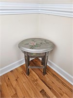18" x 20" Tall Flower Accent Table