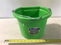 8 QT Flat Back Bucket - New