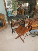 SINGER SEWING TABLE, WOODEN CHAIR,CONTENTS