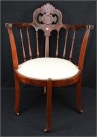 ANTIQUE BARRELL CHAIR