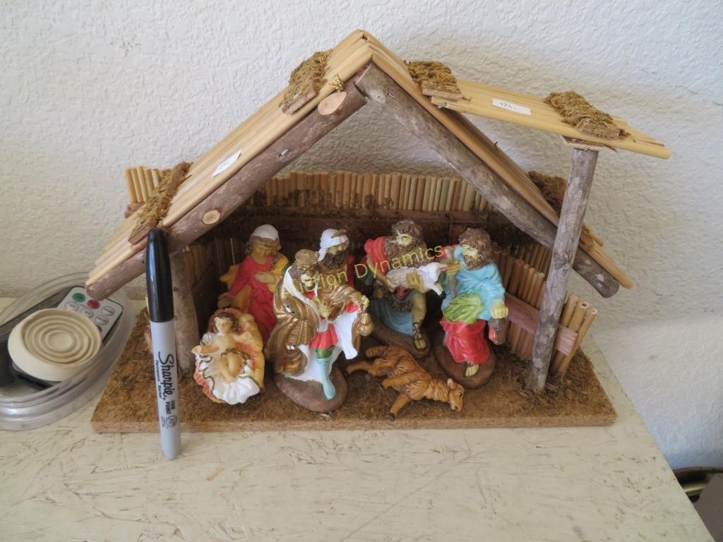Christmas Nativity & Hutch