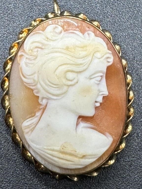 ANTIQUE SHELL CARVED GOLD FILLED CAMEO
