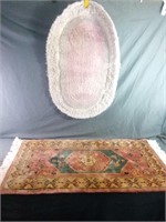 Decorative Carpet Runner Measures 2' x 4'