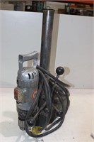 BLACK & DECKER H/DUTY MAGNETIC DRILL