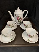 MOSS ROSE TEA POT & 4 CUPS & SAUCERS