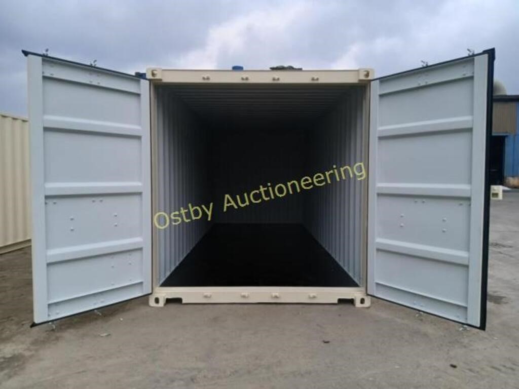 8'6"X20' shipping container w/forklift pockets