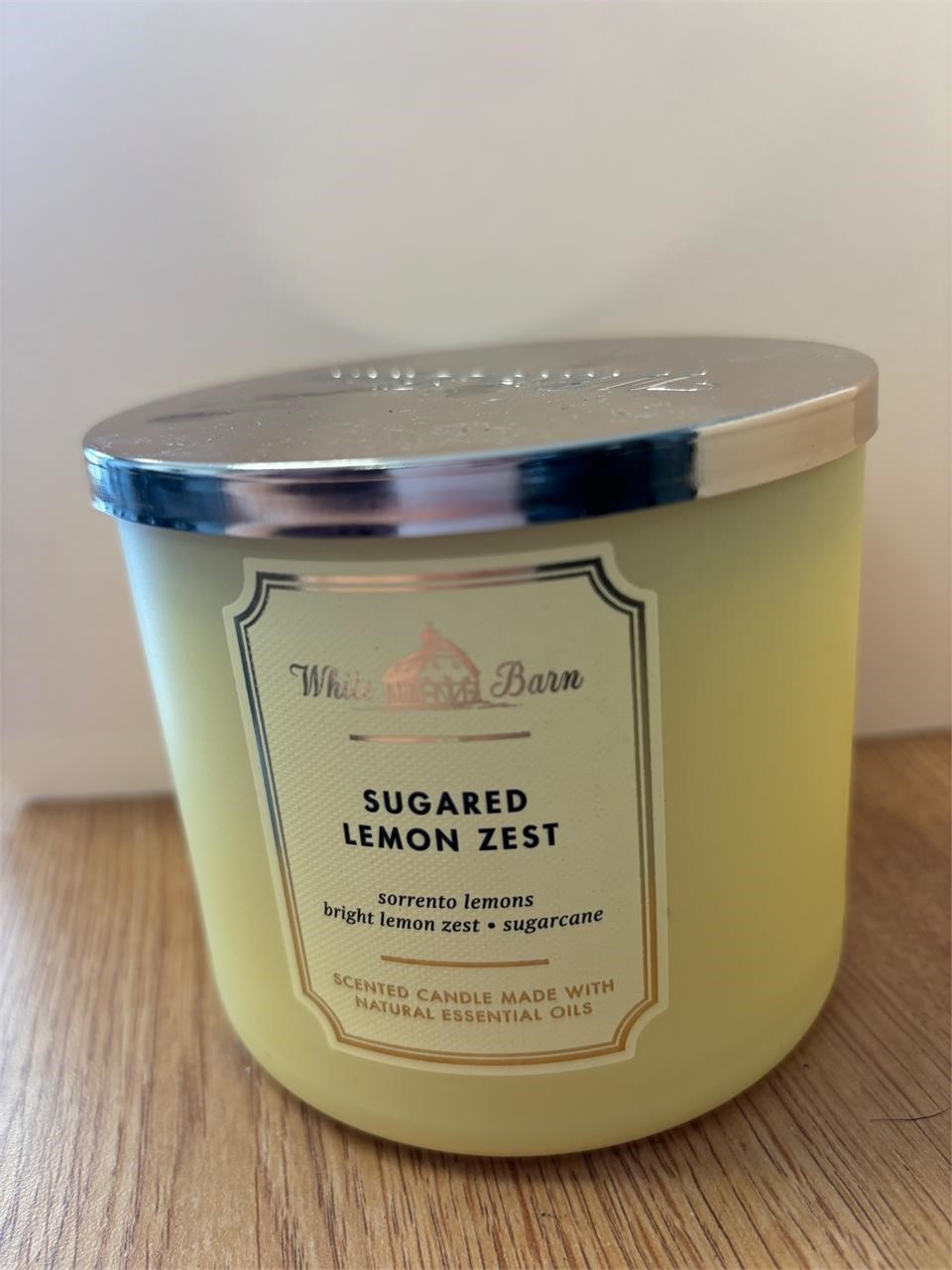 White Barn Candle 14.5 oz  sugared, lemon zest