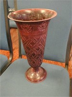 C4869 Metal red vase