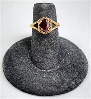 14KT Gold Faceted Garnet Ring 2 Grams Size 5.25