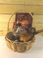 Vintage Kitchen Lot in Basket