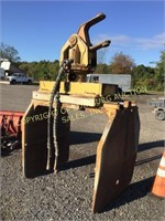 BUILTRITE BALE-CLAMP GRAPPLE FOR EXCAVATOR