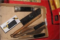 BRUSHES & TOOLS