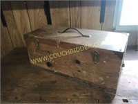 Very nice wood tool box w/ tray