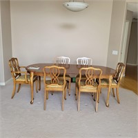 M135 Gibbards Dining room table and 6 chairs