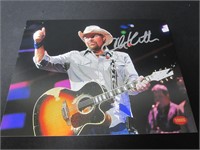 TOBY KEITH SIGNED 8X10 PHOTO GAA COA