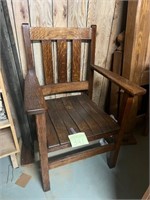 Captain's chair