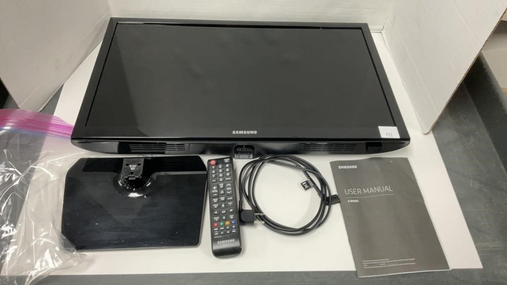 Samsung TV 26 inch with Manual, Remote, Stand and