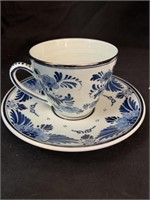 VINTAGE HAND-PAINTED DELFTS CUP & SAUCER
