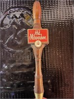 Old Milwaukee beer pull