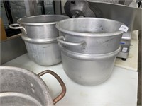 2 Aluminum Pots