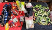 W - MIXED LOT OF COLLECTIBLES (A125)
