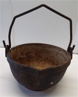 Cast iron Cosper #8 Melting pot with handle.