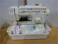 Singer Sewing Machine with Power Cord - WORKS
