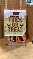 Trick or treat yard decor