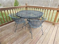 Patio Table, 4 Chairs & Umbrella