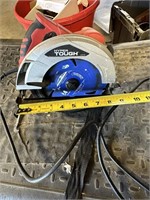hyper Tough circular saw (corded) - works