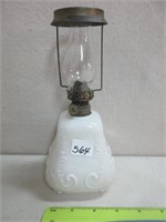 ADORABLE DAINTY LITTLE OIL LAMP