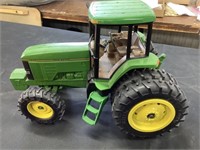 John Deere Ertl 7800 tractor