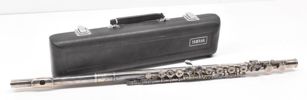 Yamaha Flute w/ Case Model 225SII ***
