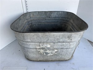 Galvanized wash tub