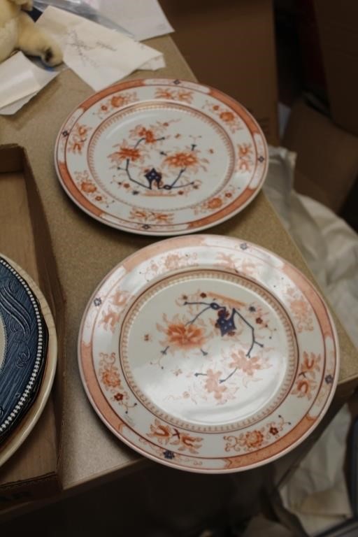 Pair of Signed Chinese Export Plates