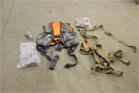 (4) TREE STAND SAFETY HARNESSES