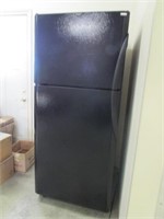 BLACK FRIDGIDAIRE REFRIGERATOR/FREEZER