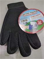 New Pet Grooming Glove For Dogs & Cats