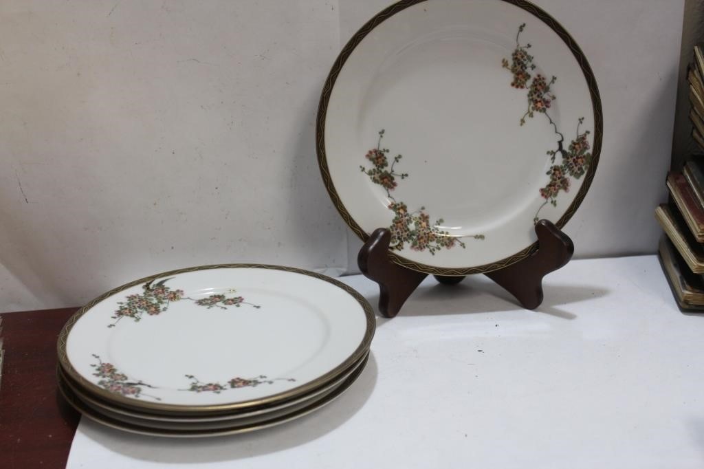 Set of 4 Signed Kutani Salad Plates